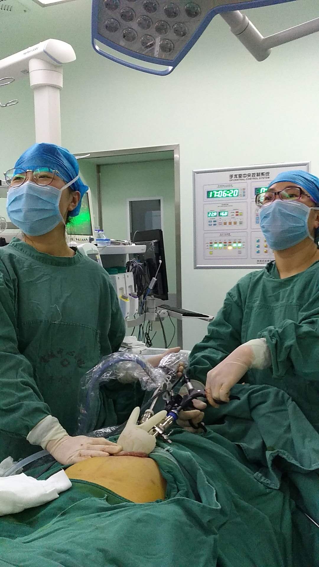 国产单臂手术机器人完成首例临床入组，独特设计切口更小、对组织侵袭更少